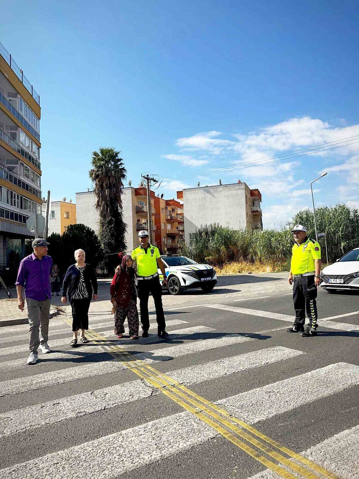 Yaşlılar trafikte bilinçleniyor