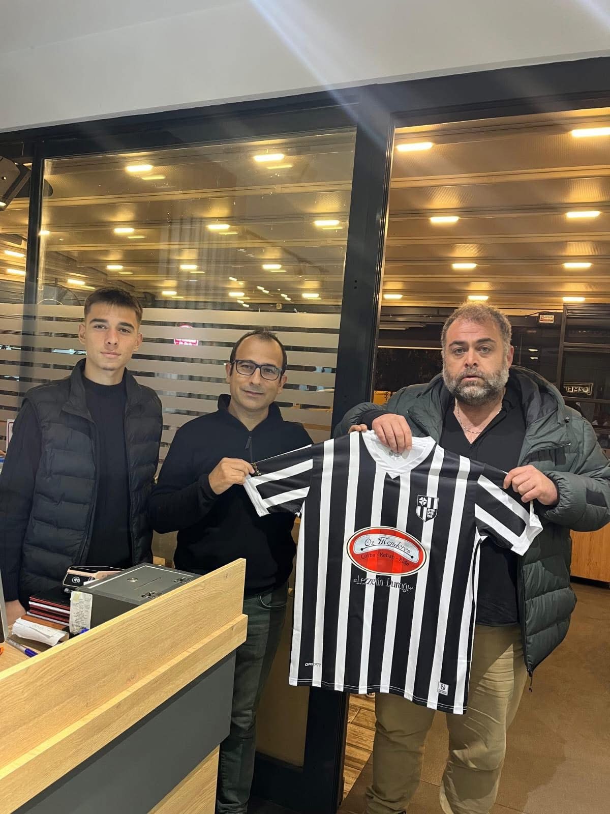 Taraftarlar forma satarak Aydınspor’a nefes aldırıyor