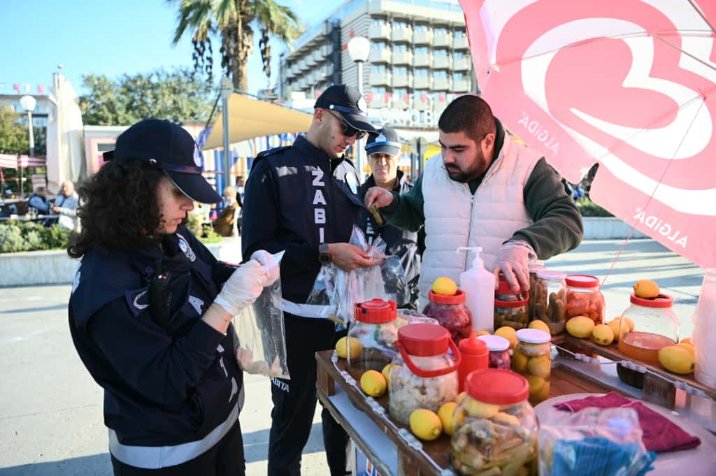 Başkan Ömer Günel’den sokak lezzetlerine sıkı takip