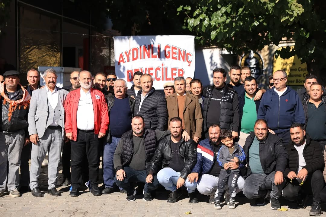 Aydın’da devecilerden geleneksel havut hayrı