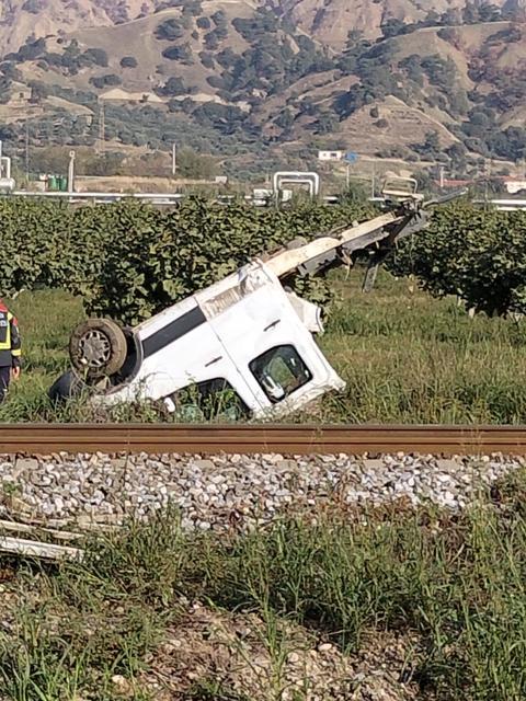 Tren minibüsü biçti