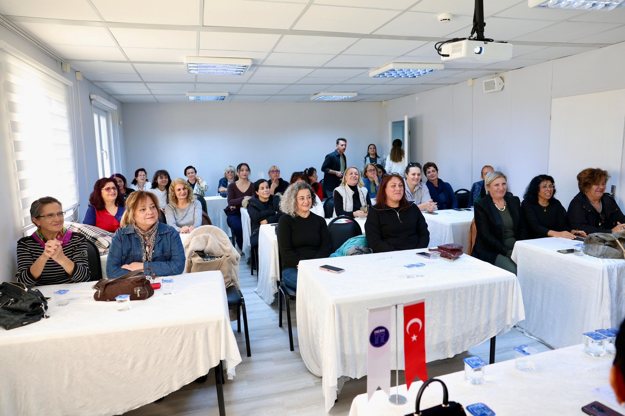 Didim Kadın Meclisi Aralık toplantısı yoğun katılımla gerçekleşti