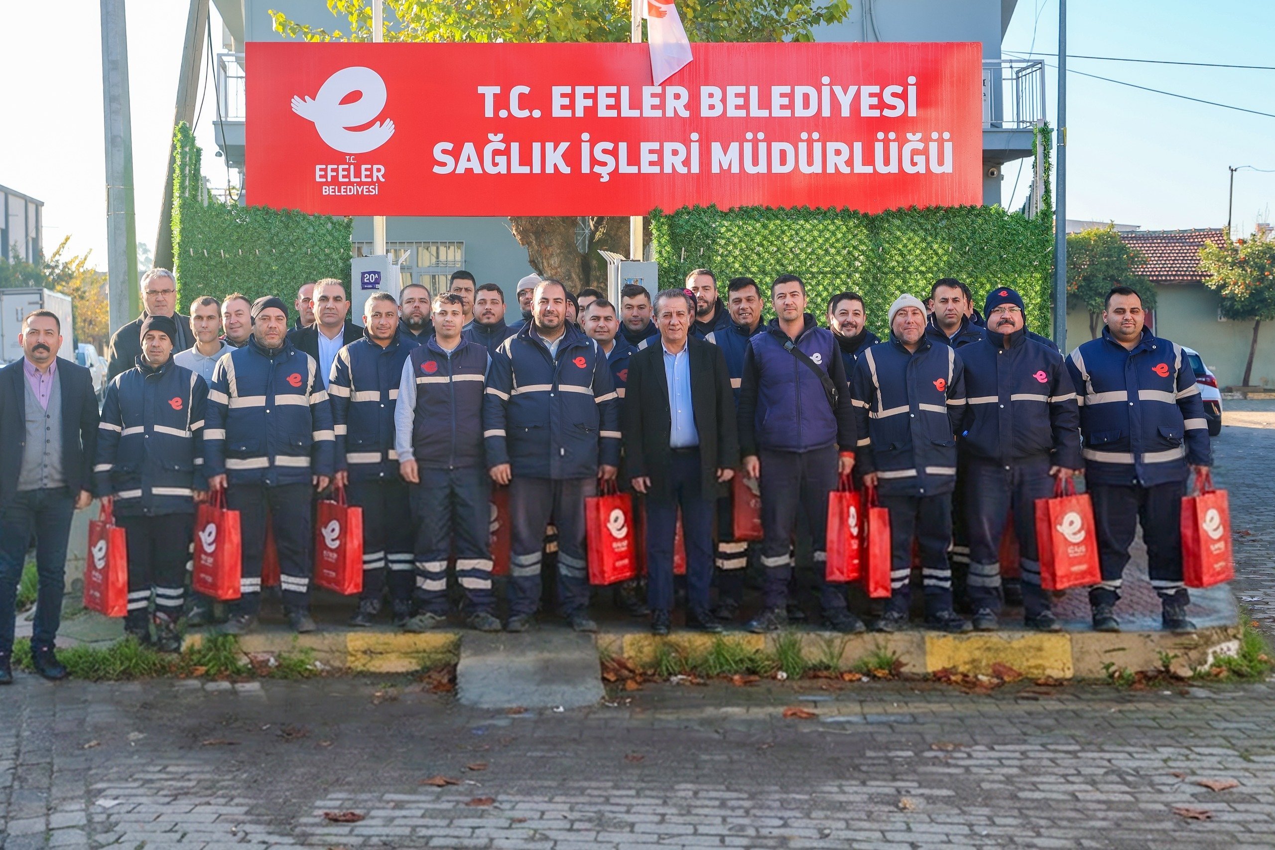 Başkan Yetişkin, çalışma arkadaşlarının yeni yılını kutladı