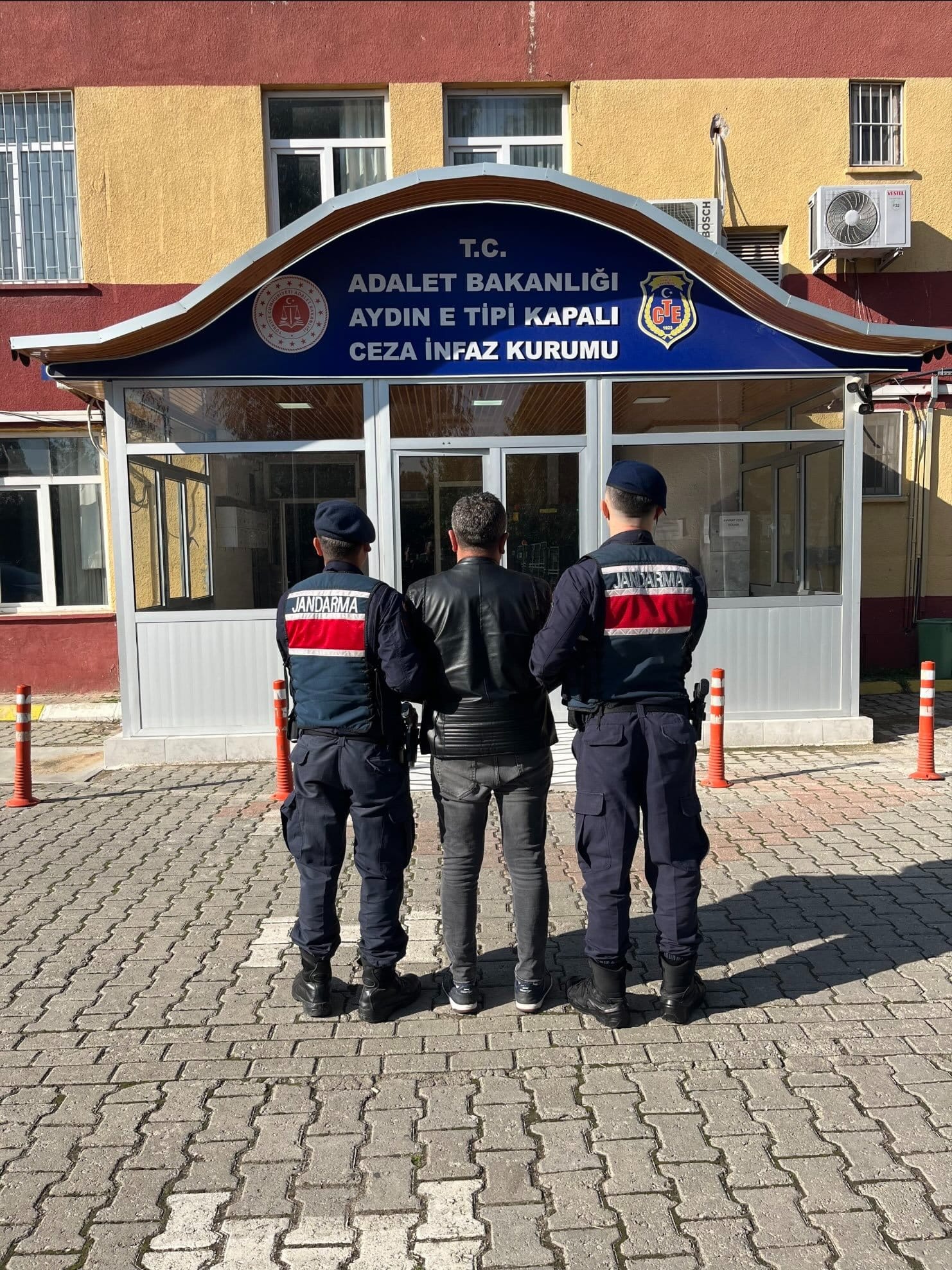 Aydın’da kasten öldürme suçundan aranan zanlı yakalandı