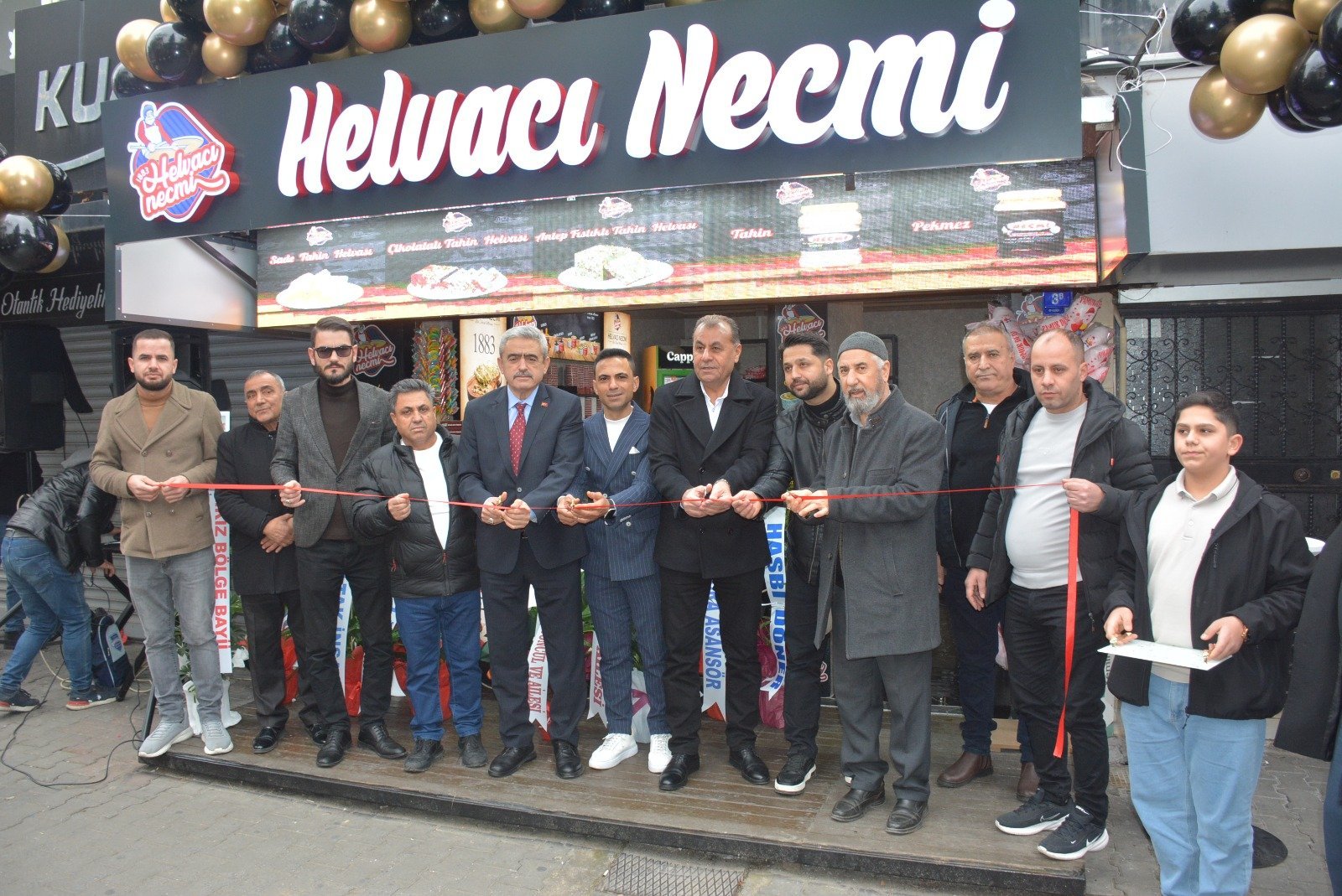 1883’ten günümüze uzanan lezzet Efeler’de: Helvacı Necmi 72. şubesini açtı