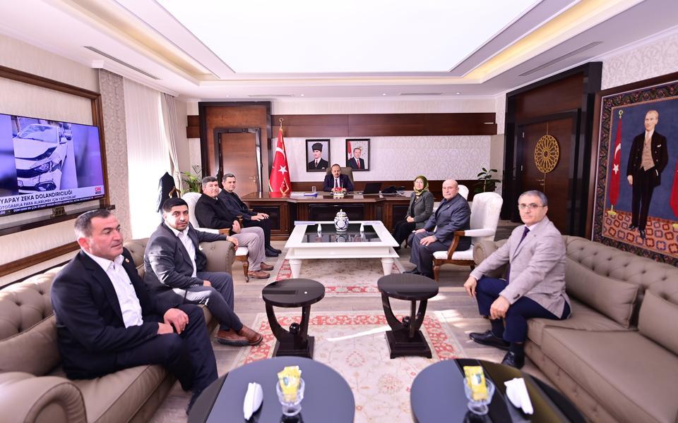Muhtarlar Vali Canbolat’ı ziyaret etti