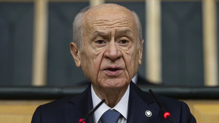 MHP lideri Devlet Bahçeli’den Türk bayrağına alçak saldırıya tepki: Herkes aklını başına almalı