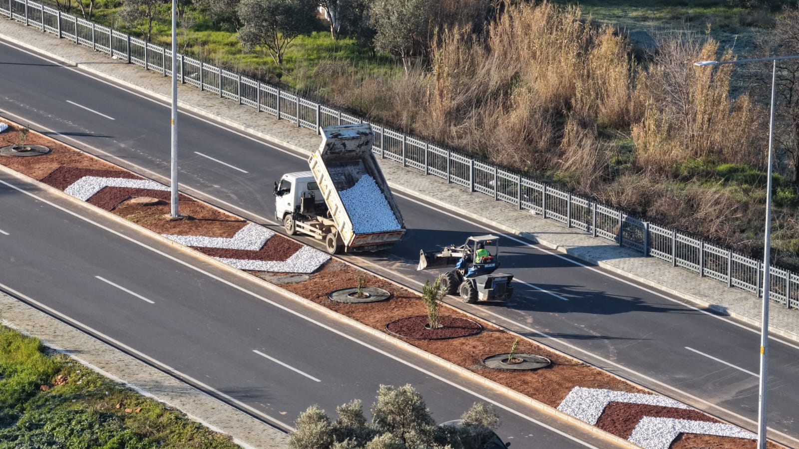 Başkan Çerçioğlu’ndan Acarlar Şehir Hastanesi yolunda peyzaj düzenlemesi