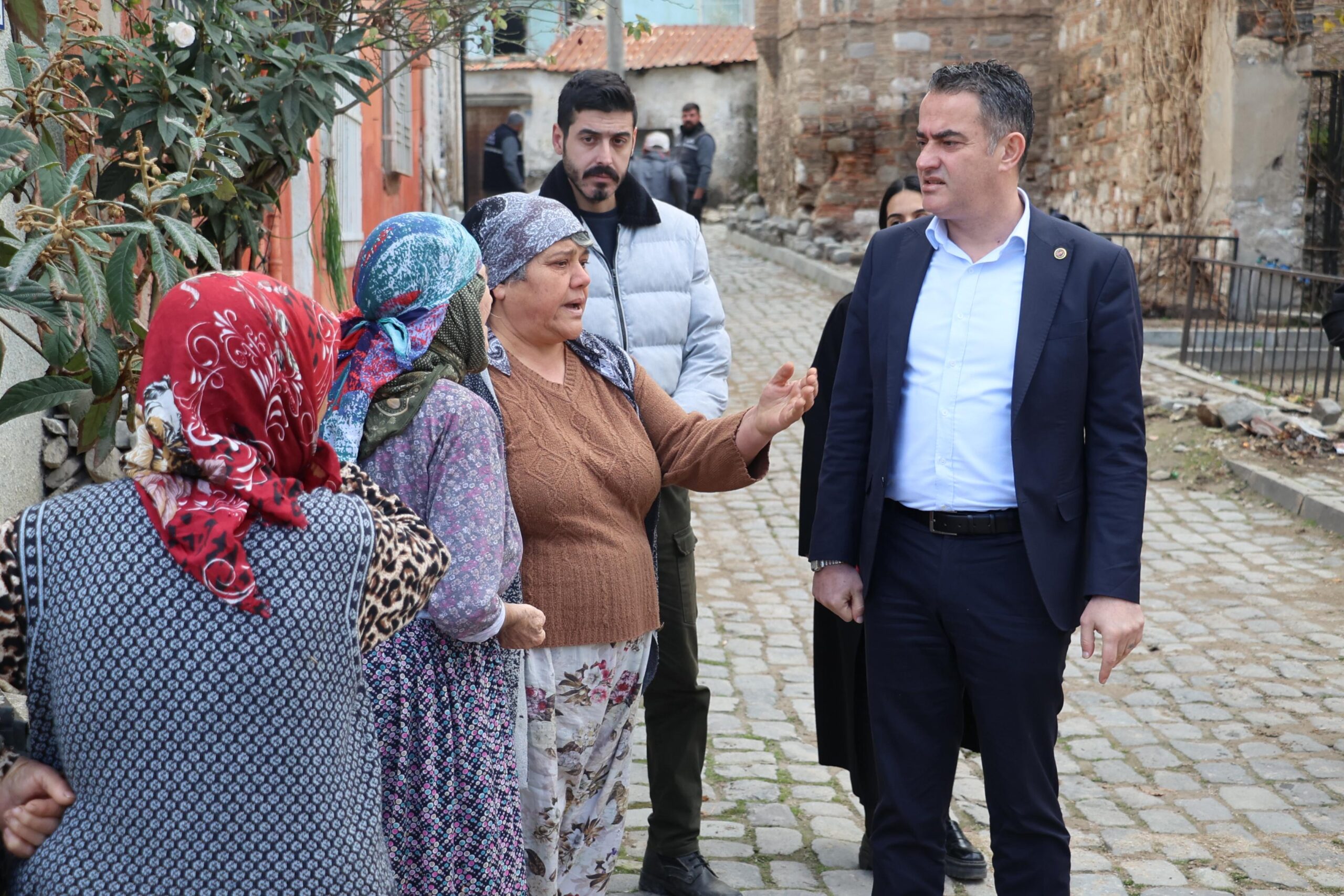 Tarihi kule sokağı yeniden hayat buluyor