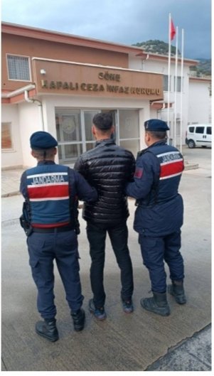 Söke’de hırsızlık suçundan aranan şahıs yakalandı