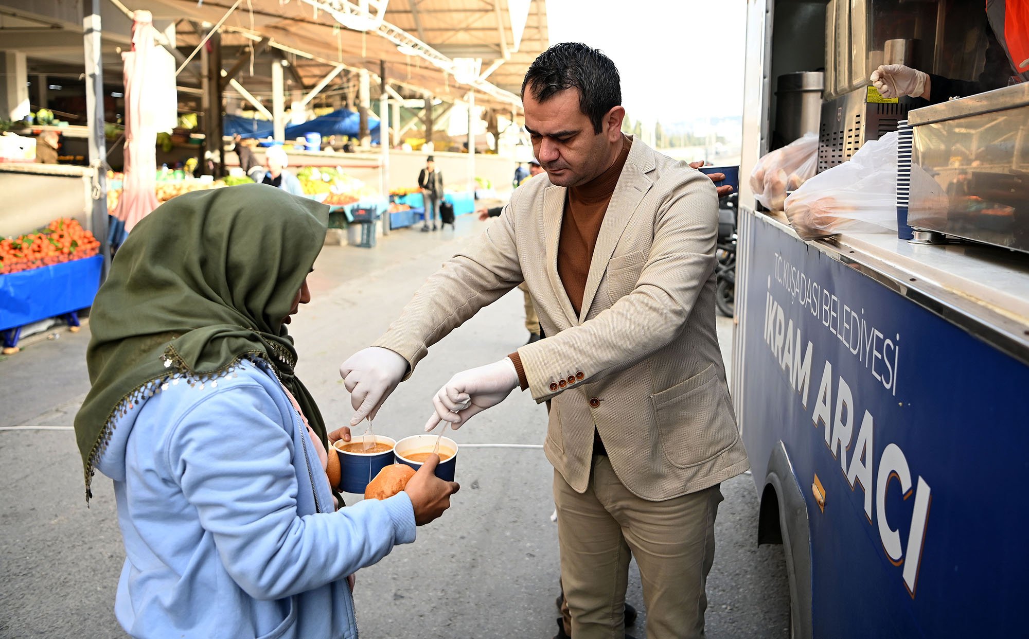 Kuşadalılar güne sıcak bir başlangıç yaptı