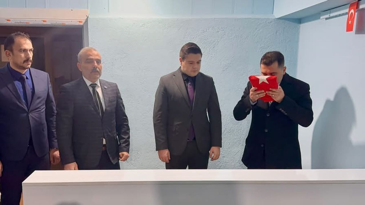 Ülkü Ocakları İncirliova’da bayrak değişimi