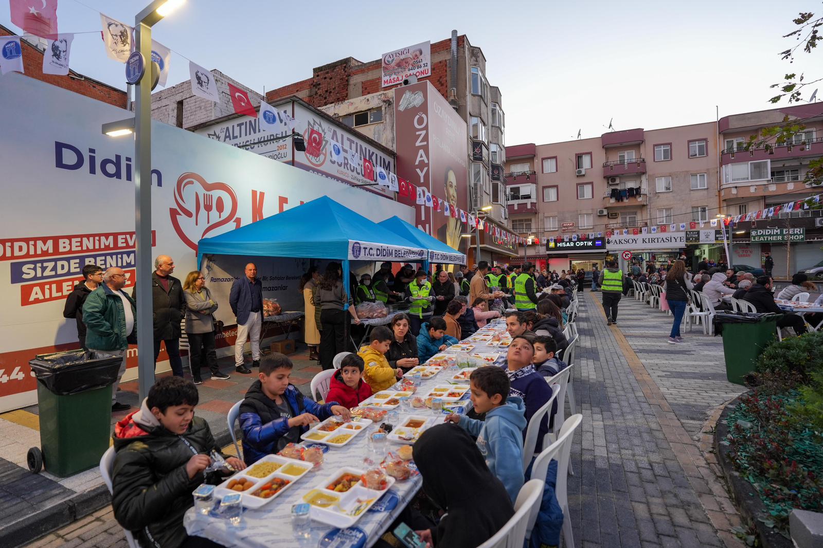 Didimliler, Didim Belediyesi’nin iftar sofralarında buluştu