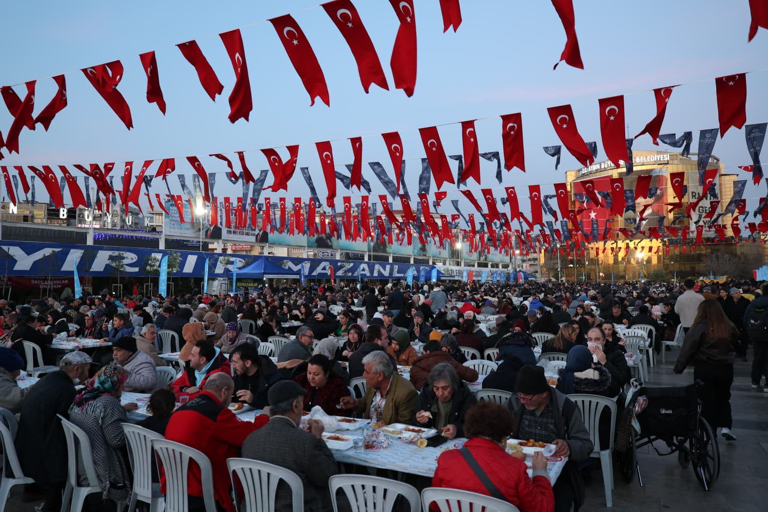 Başkan Çerçioğlu ramazan ayının bereketini Aydın’ın dört bir yanına taşıyor