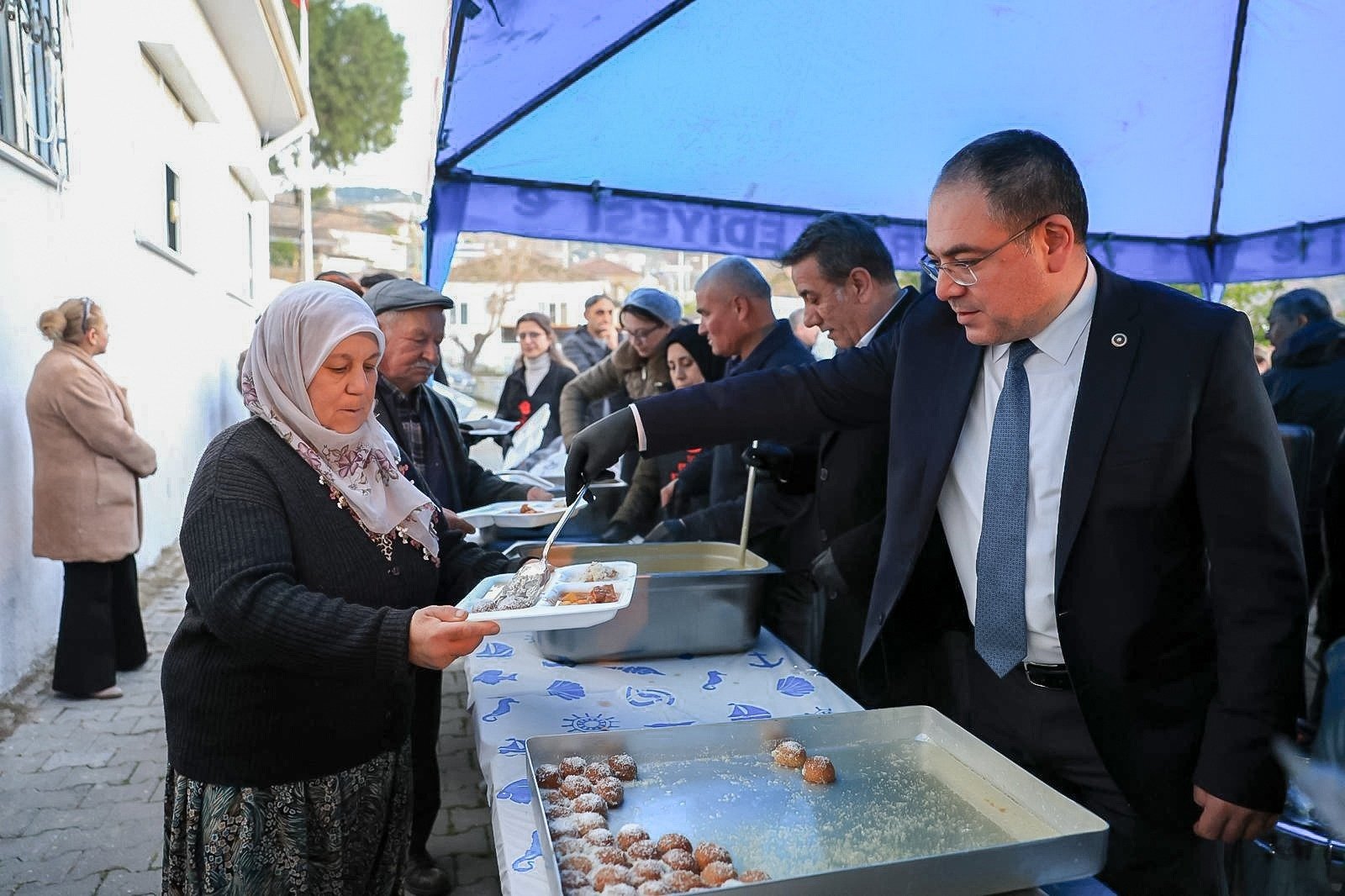 Efeler’in ilk iftar sofrası Alanlı Mahallesi’nde kuruldu