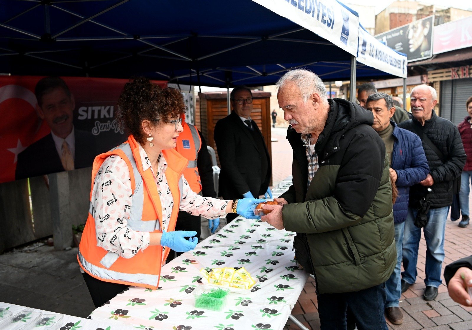 Kuşadası Belediyesi’nden Sıtkı Kundak için lokma hayrı