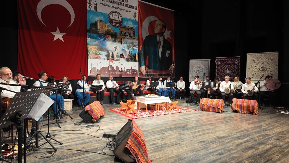 Aydın Elazığlılar Derneği’nin hazırladığı “Kürsübaşı Gecesi”, siyaset ve kültür dünyasını bir araya getirdi