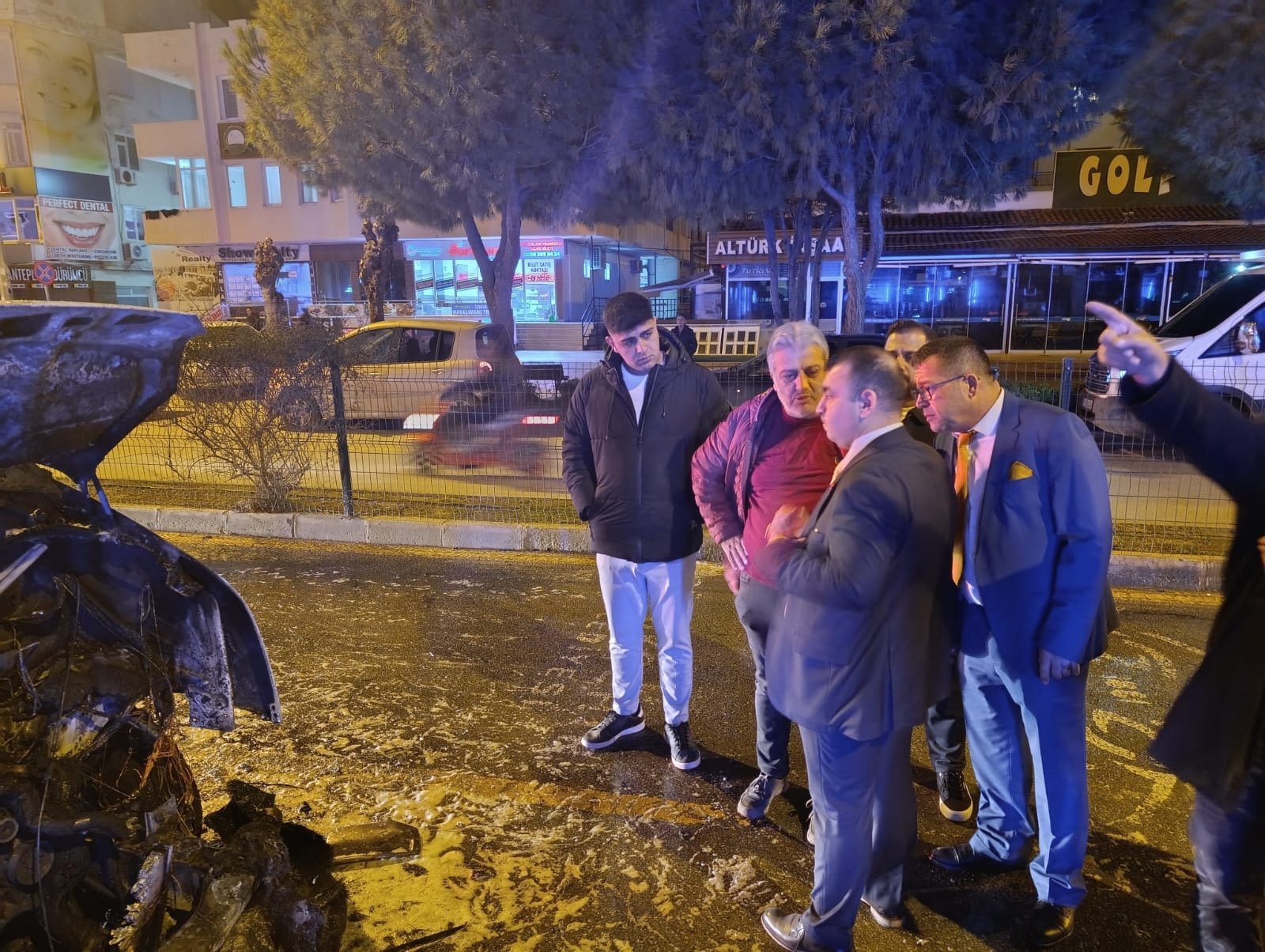 Başkan Şam’dan duyarlı davranış: Kutlamayı bıraktı, yangına koştu
