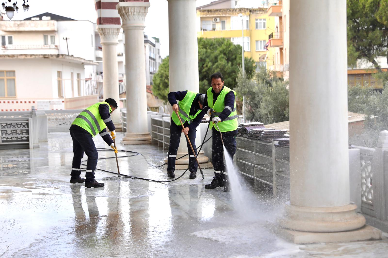 Didim’deki camilerde ramazan öncesi temizlik çalışmaları yoğunlaştırıldı