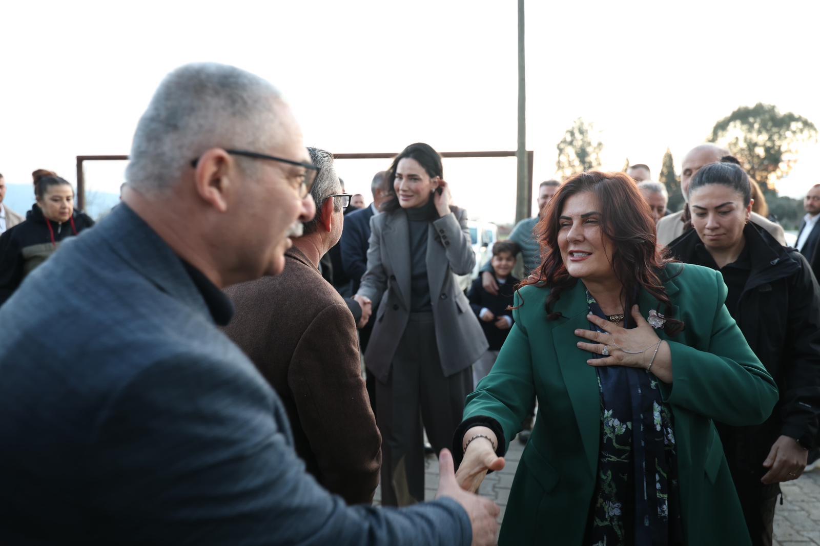 Başkan Çerçioğlu İncirliova’da kurulan iftar sofrasında vatandaşlarla bir araya geldi