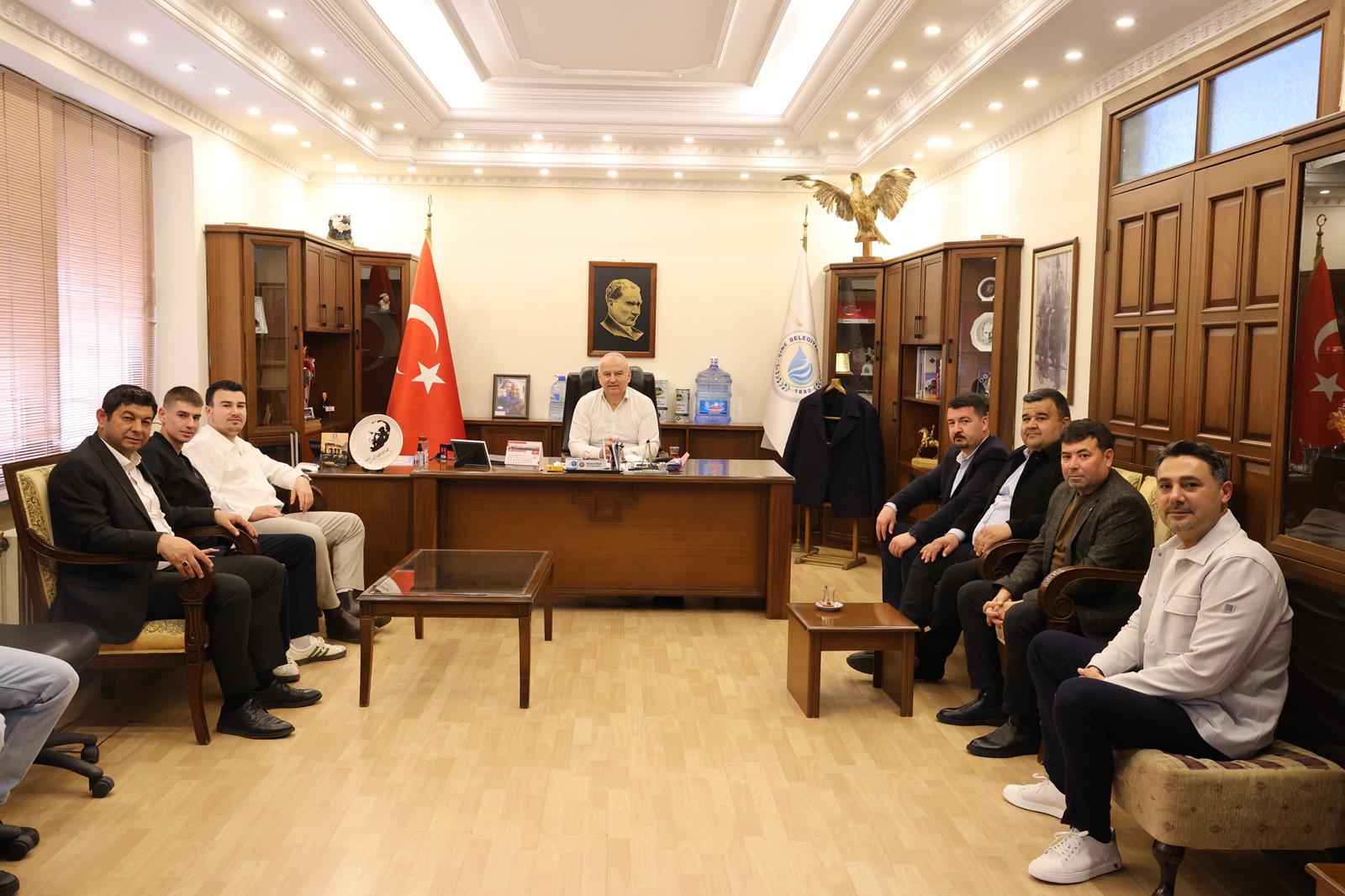 Başkan Kıvrak, bayramı hemşehrileriyle kutladı