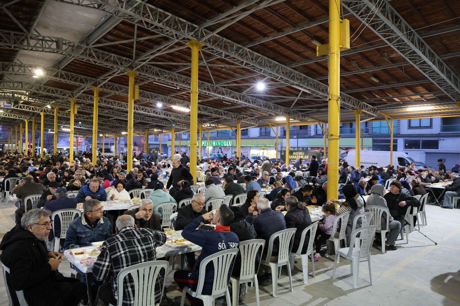 Başkan Çerçioğlu Aydın’ın dört bir yanında vatandaşları iftar sofralarıyla buluşturuyor