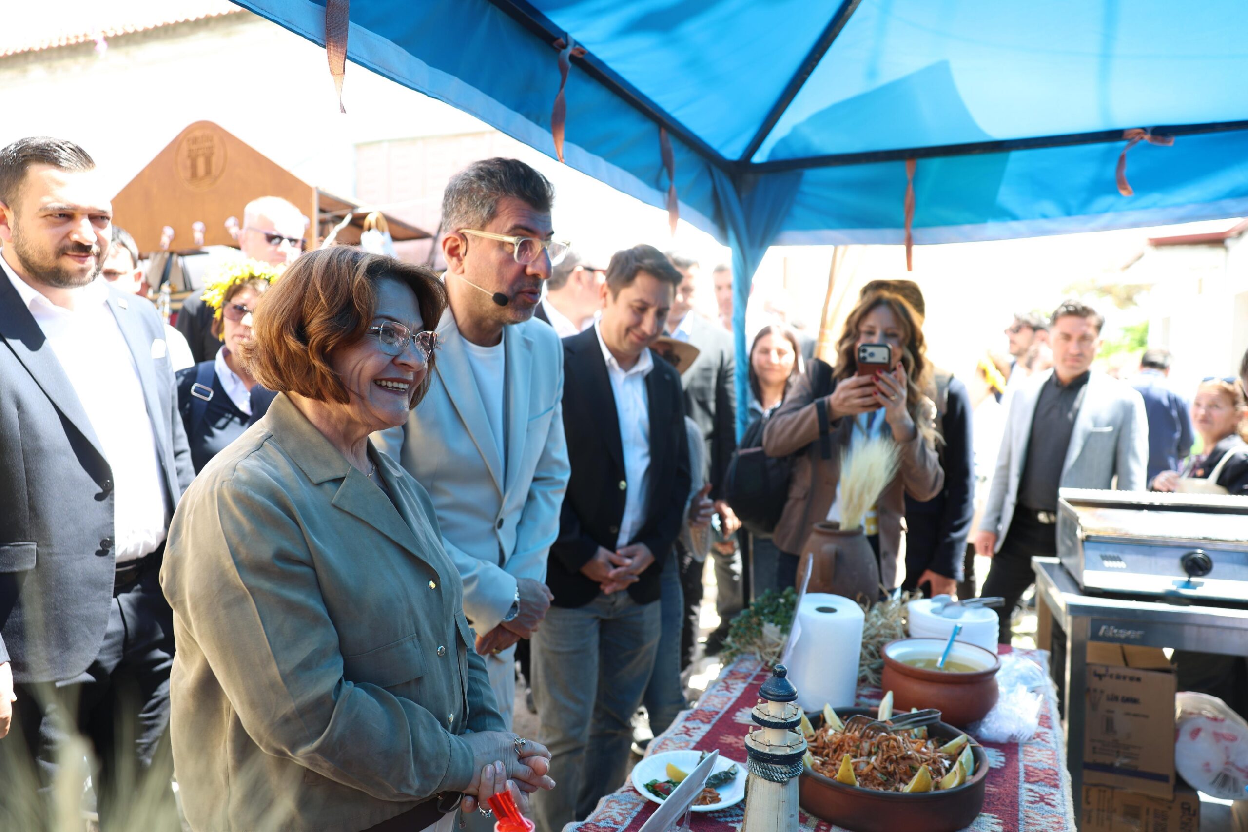 2.⁠ ⁠Didim ege lezzetleri festivali, zengin tatlarıyla başladı