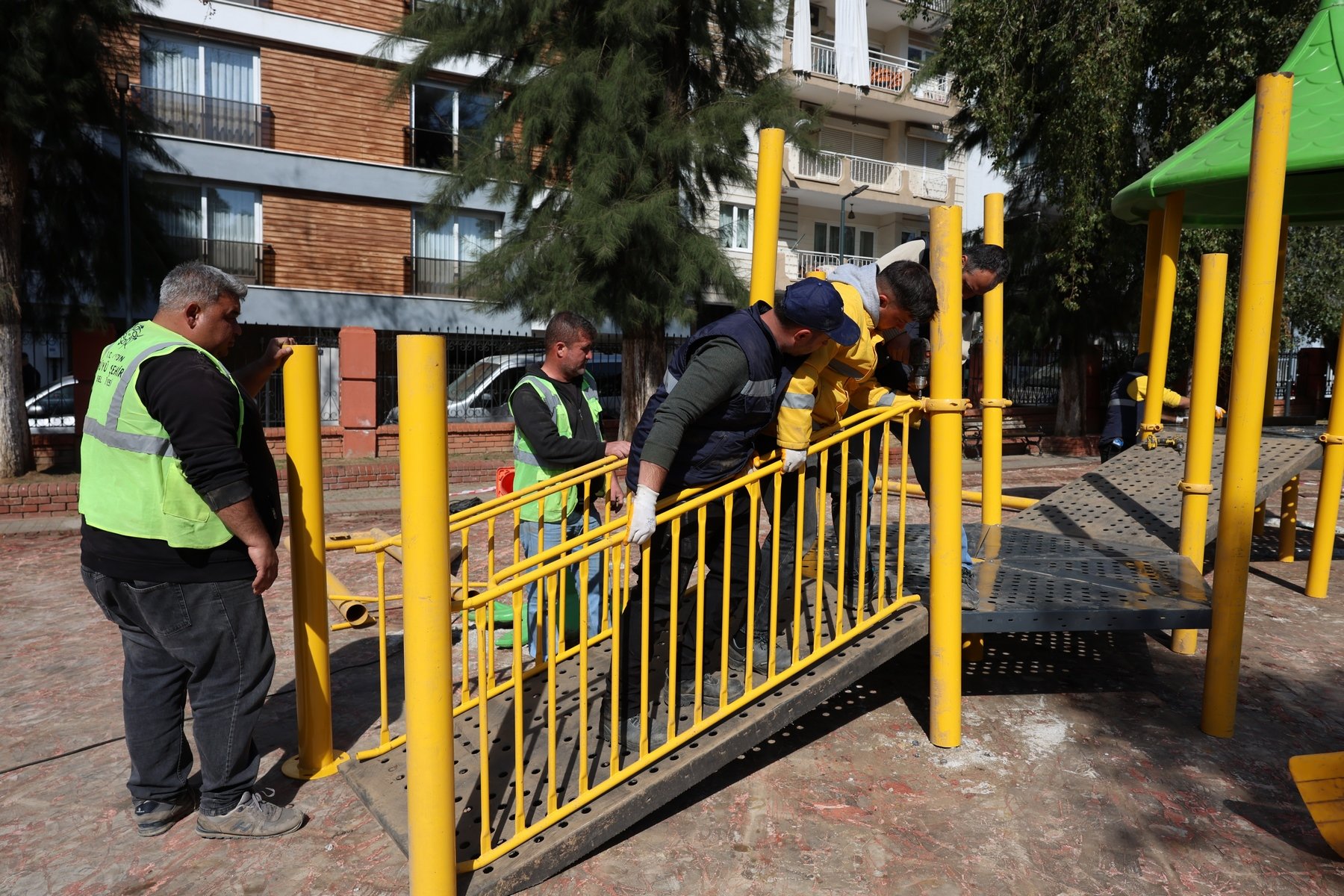 Aydın’ın yeşil alan ve parkları başkan Çerçioğlu’nun çalışmaları ile yenileniyor