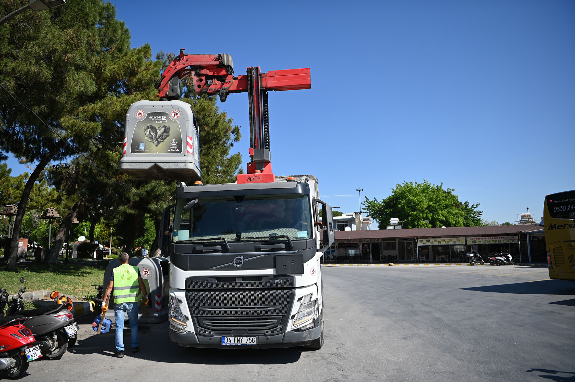 Kuşadası Belediyesi’nden ‘Çevre temizliği’ için önemli çağrı