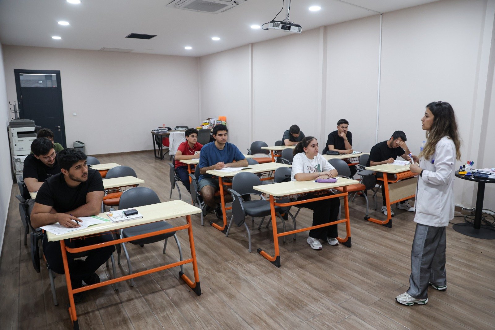 Başkan Anıl Yetişkin’den gençlere sınav desteği