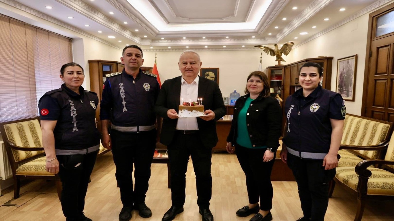 Çine İçin Omuz Omuza: Başkan Kıvrak yeni yaşını çalışma arkadaşlarıyla karşıladı