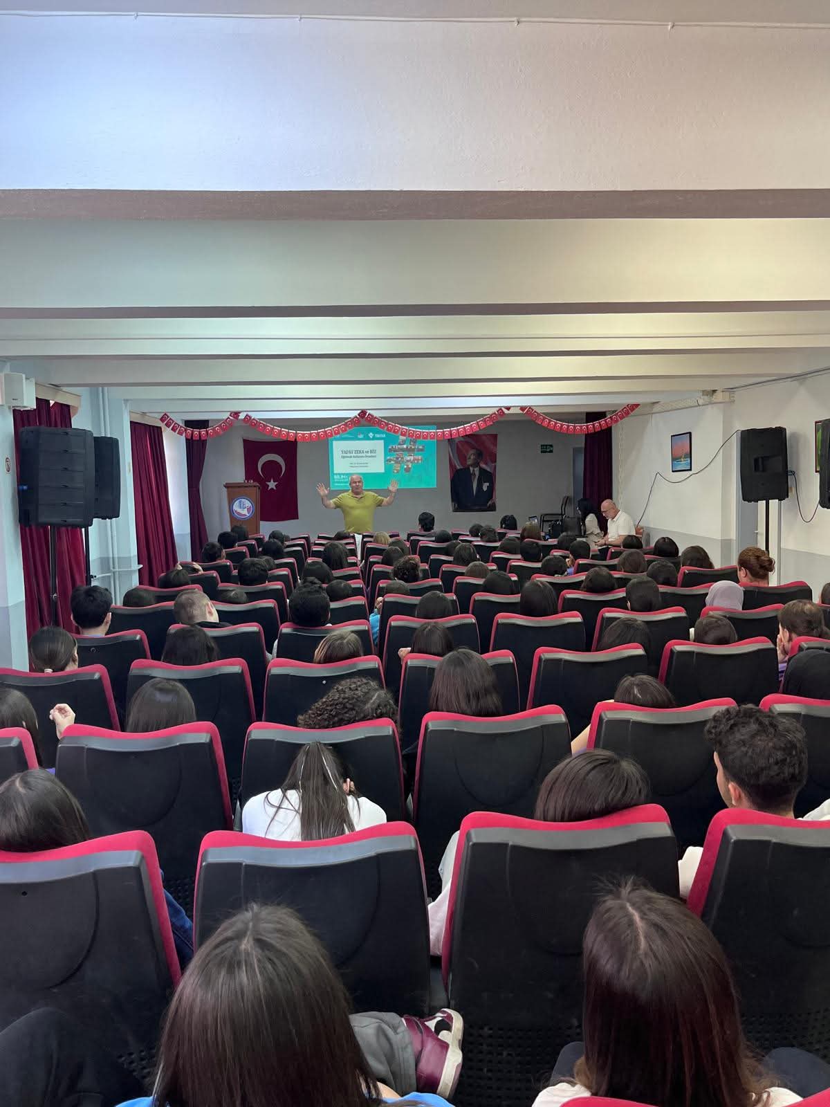Çine Anadolu Lisesi’nde yapay zeka söyleşisi yoğun ilgi gördü