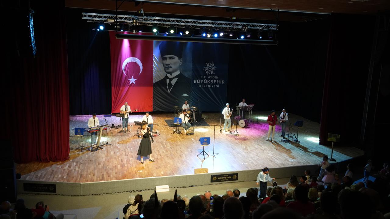 Başkan Çerçioğlu her yaştan vatandaşı kültür ve sanat etkinlikleri ile buluşturmaya devam ediyor