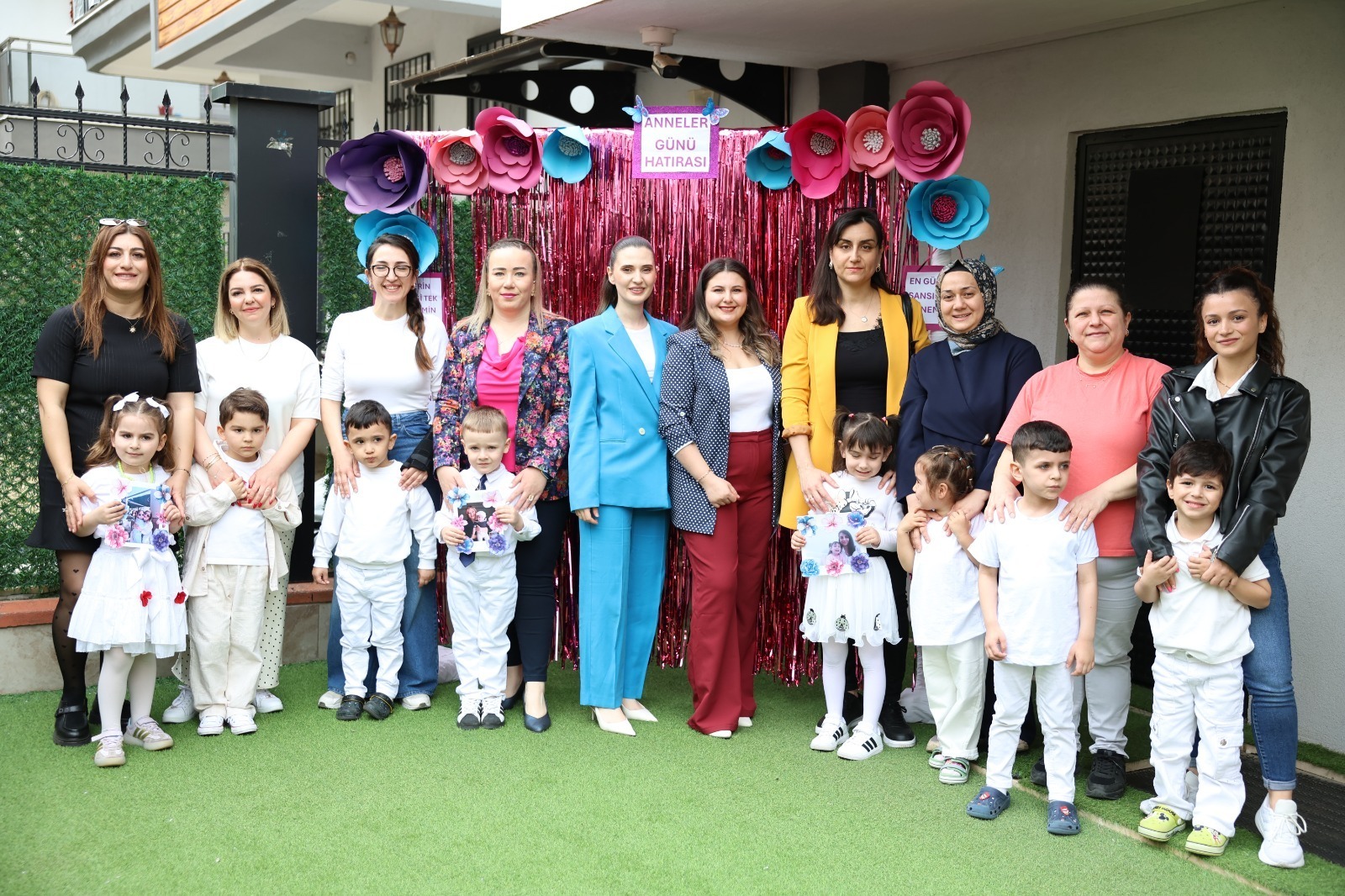 Efeler Belediyesi’nin minikleri anneler gününü kutladı