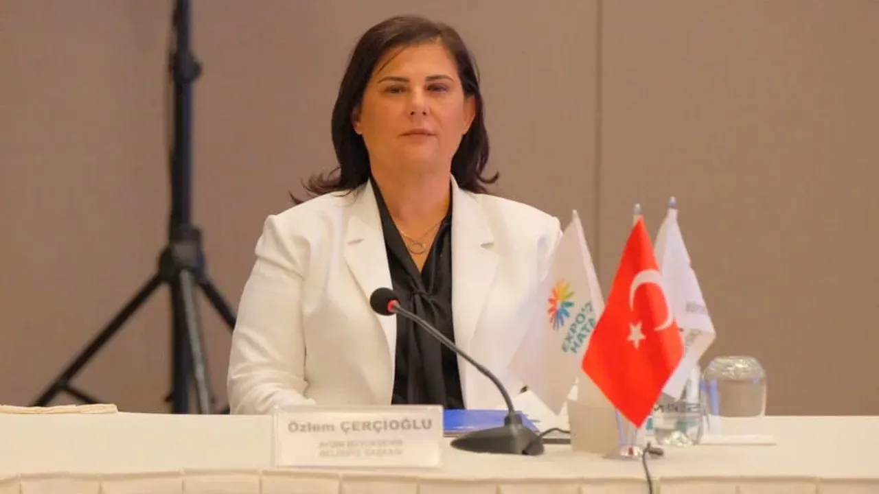 Özlem Çerçioğlu’ndan Özgür Özel’in iddialarına sert yanıt: Beni kim tehdit ettiyse çıksın söylesin