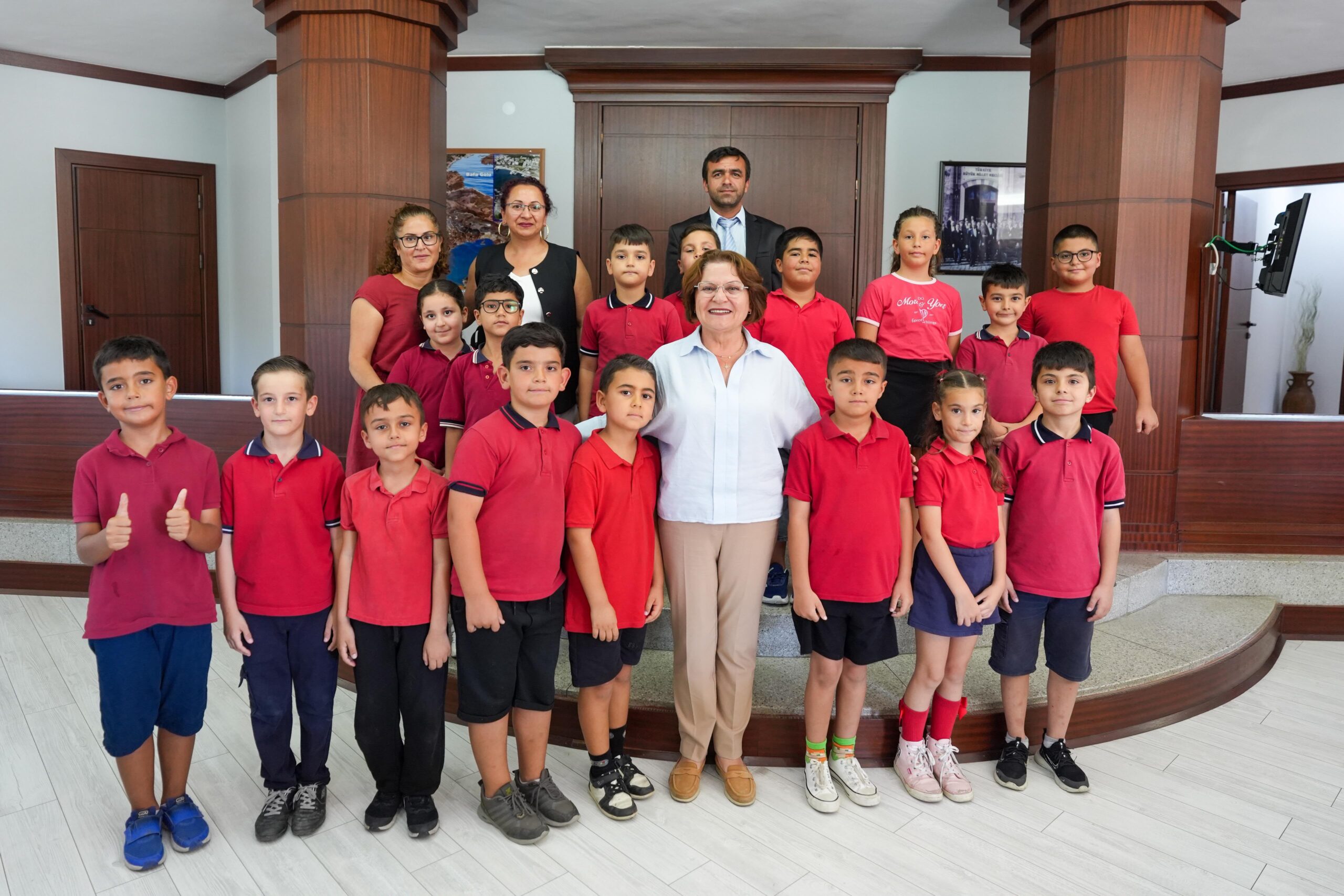Didim Belediye Başkanı Hatice Gençay minik misafirlerini ağırladı