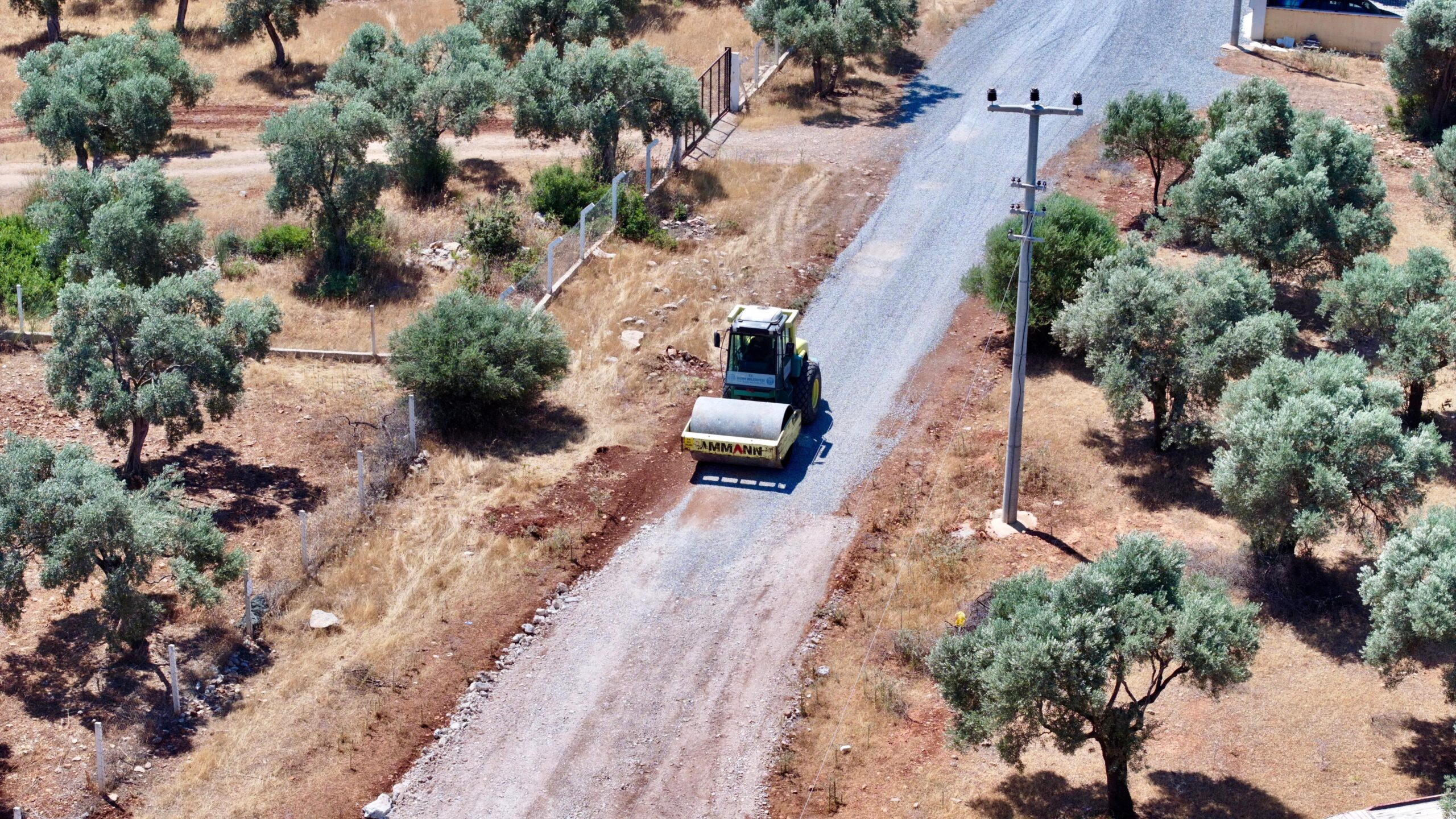 Didim Belediyesi yol çalışmalarını kesintisiz sürdürüyor