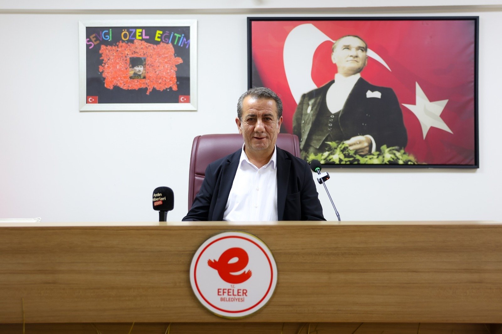 Başkan Anıl Yetişkin gazetecilerin ilaçlama sorularını yanıtladı