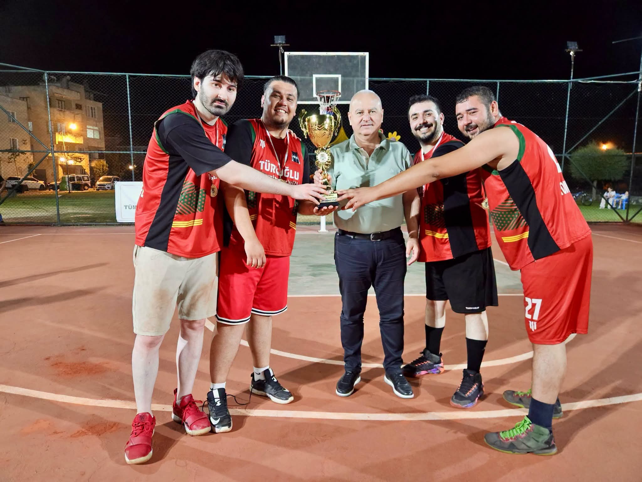 Çine’de 3×3 Sokak Basketbolu Turnuvası sona erdi