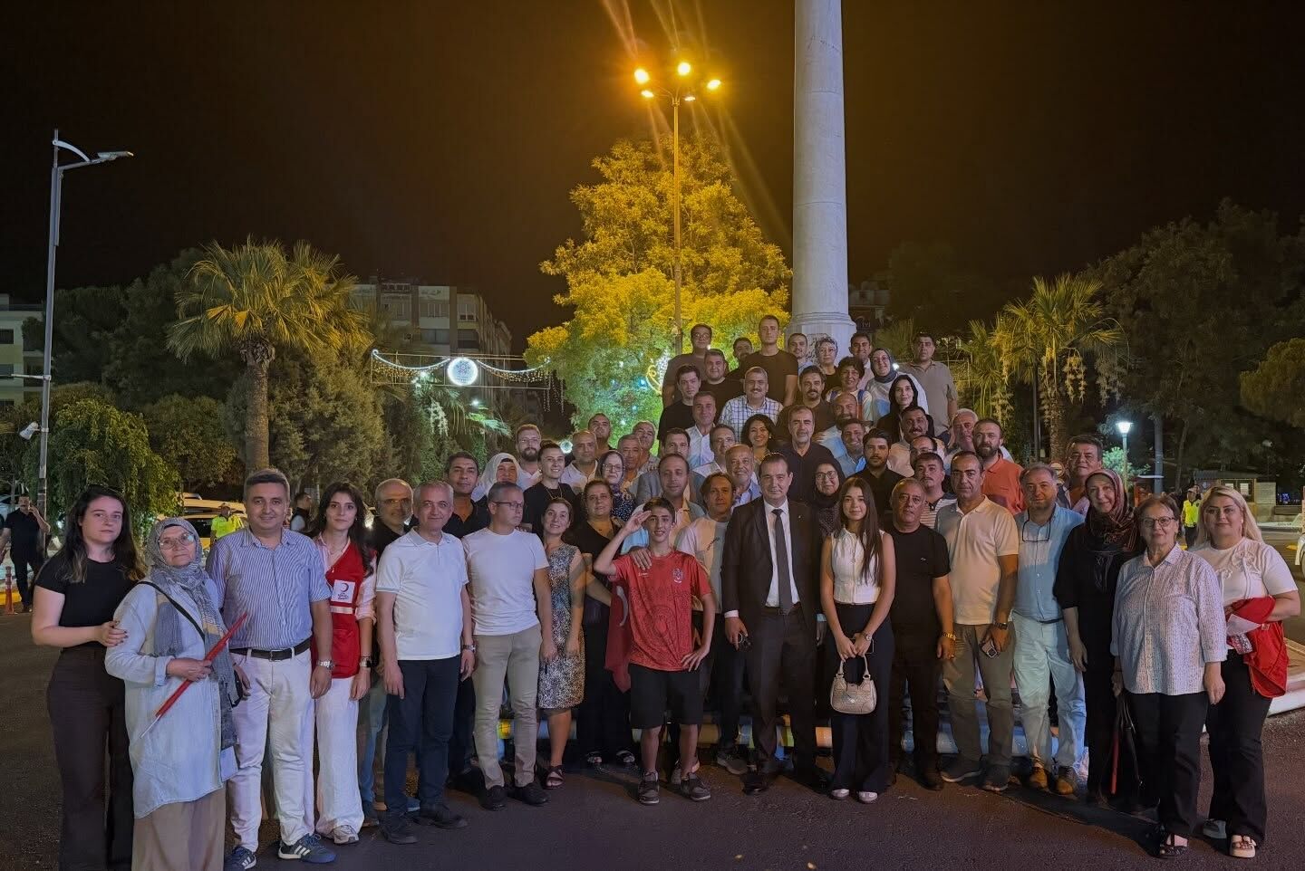 AK Parti Aydın’dan demokrasi nöbeti