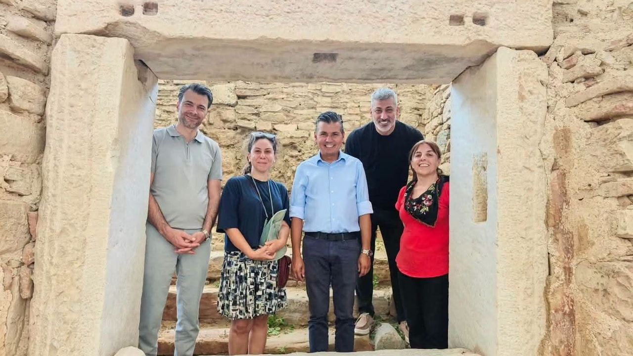 AK Parti’li Başkan Sarıgöz’den ‘Tarihi Kadıkalesi’ni ziyaret