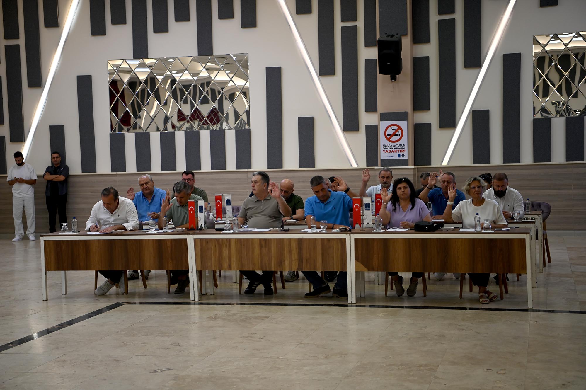 Kuşadası Belediye Meclis’i’nden sosyal belediyecilik ve spor alanında önemli kararlar