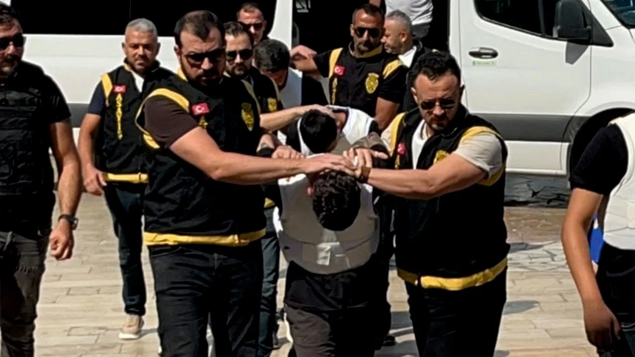 Çelik yeleklerle adliyeye getirildiler