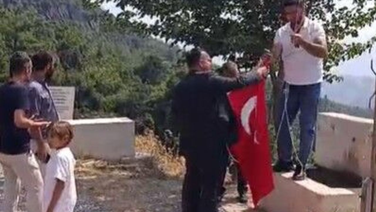 MHP Efeler, yıpranan bayrağa duyarsız kalmadı
