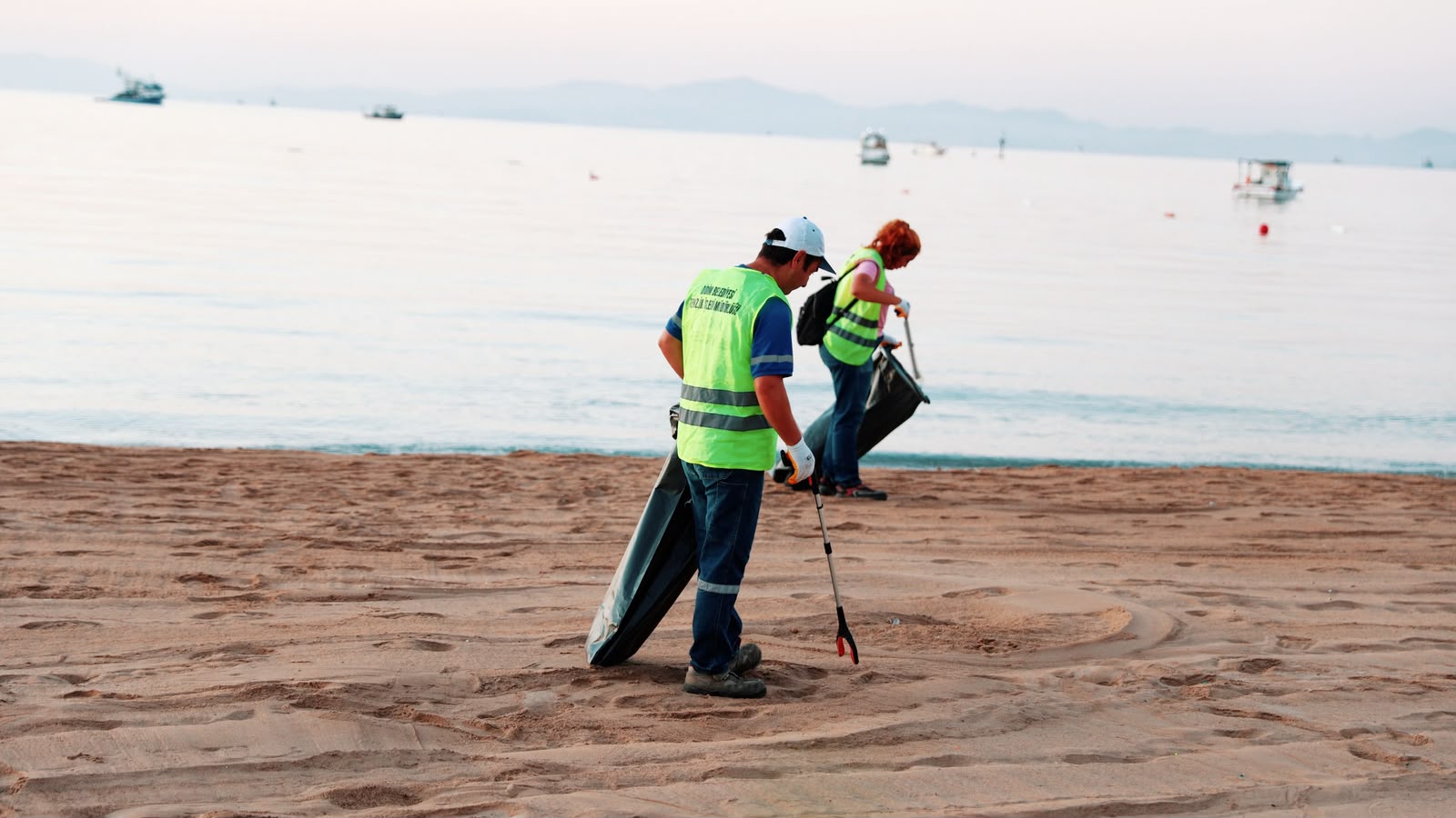 Didim Belediyesi, gün doğmadan temizlik mesaisine başlıyor