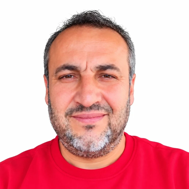 Okul bahçesinde yeğeni tarafından öldürülmüştü: Mehmet öğretmen toprağa verildi