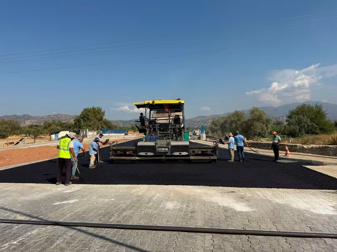 Başkan Çerçioğlu Aydın’ın dört bir yanında yol yapım ve yenileme çalişmaşarını sürdürüyor
