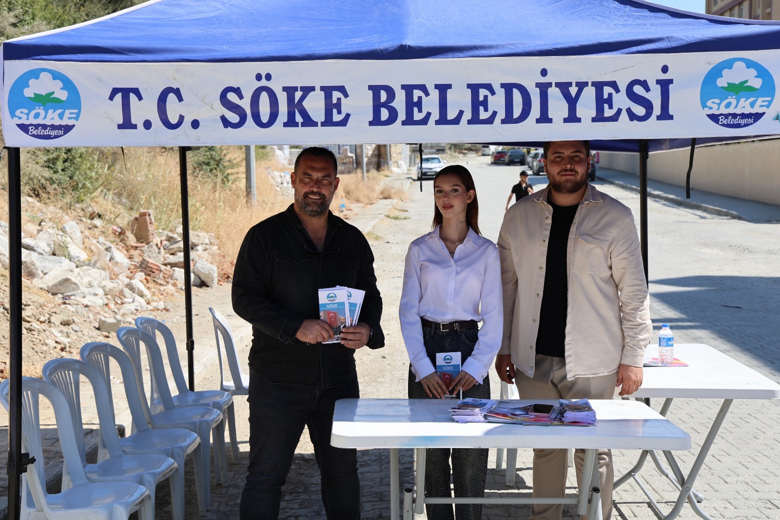 Üniversiteli gençler Söke’de dayanışma standı ile karşılanıyor