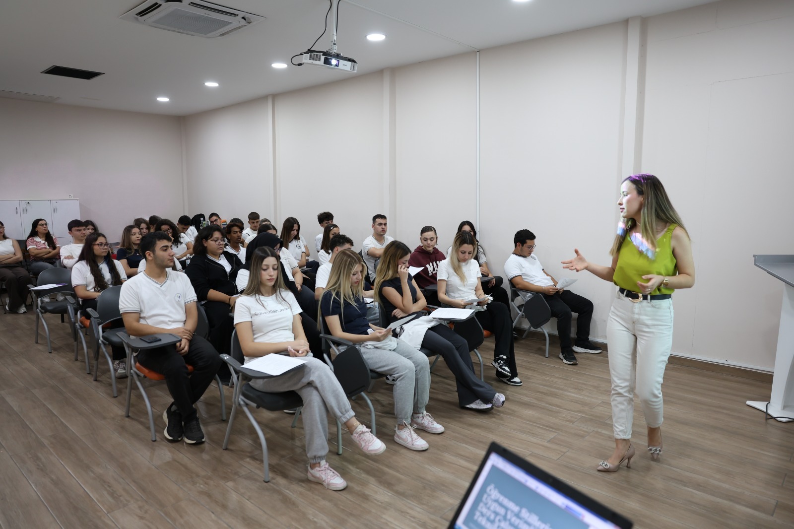 Başkan Anıl Yetişkin’den gençlere her alanda destek