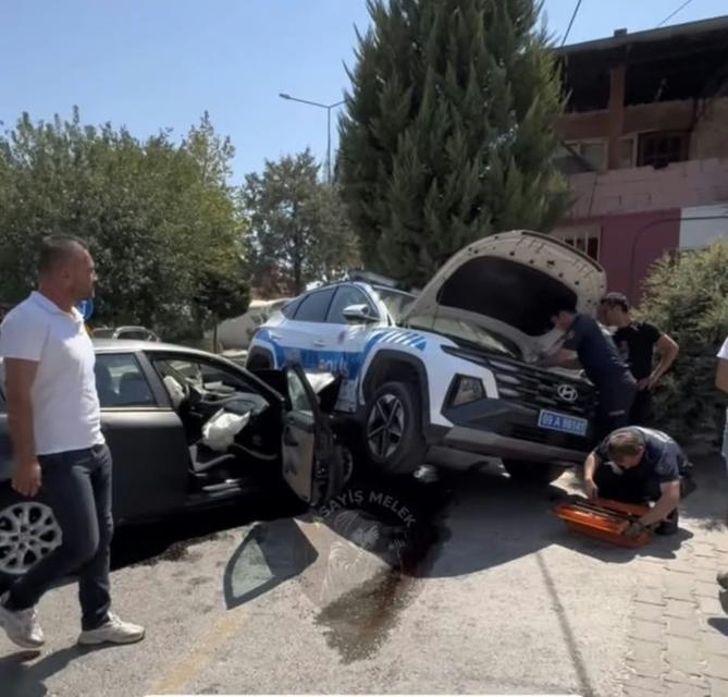 Nazilli’de polis aracı ile otomobil çarpıştı: 2 yaralı
